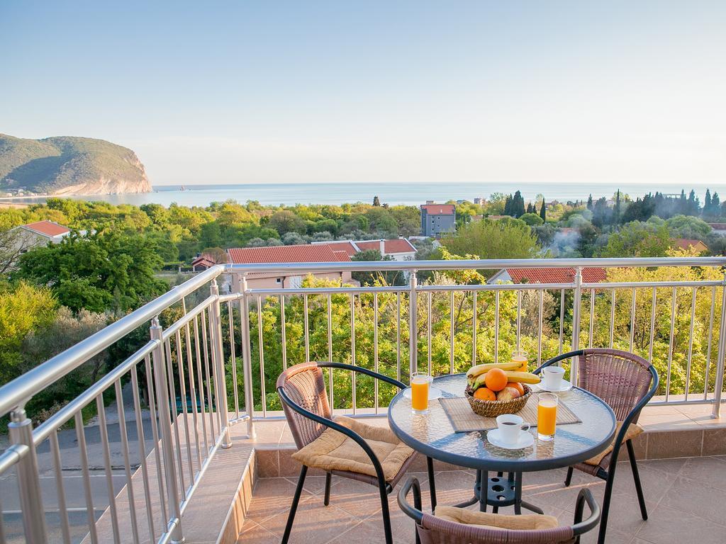 Pansion Nobel Hotel Petrovac Luaran gambar