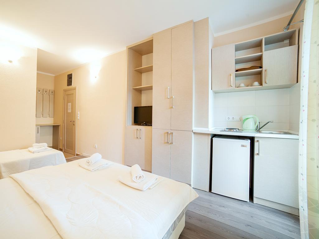 Pansion Nobel Hotel Petrovac Bilik gambar