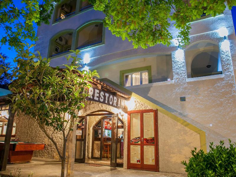 Pansion Nobel Hotel Petrovac Luaran gambar