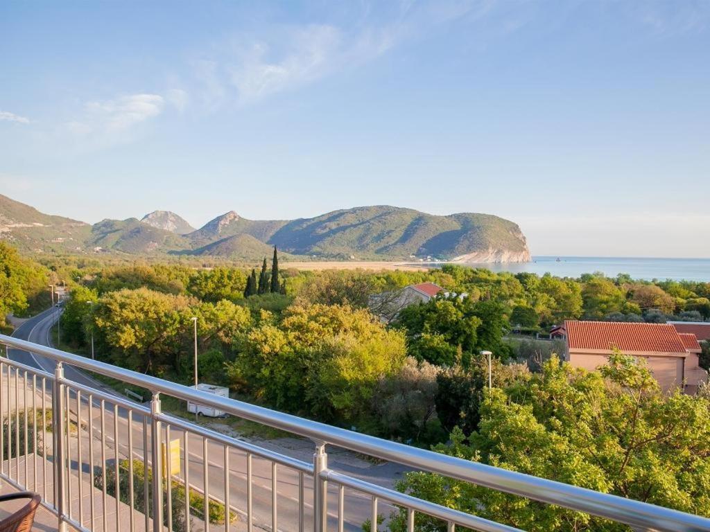 Pansion Nobel Hotel Petrovac Bilik gambar