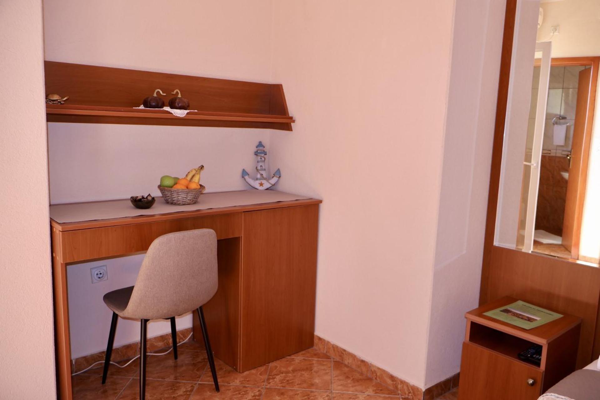 Pansion Nobel Hotel Petrovac Luaran gambar
