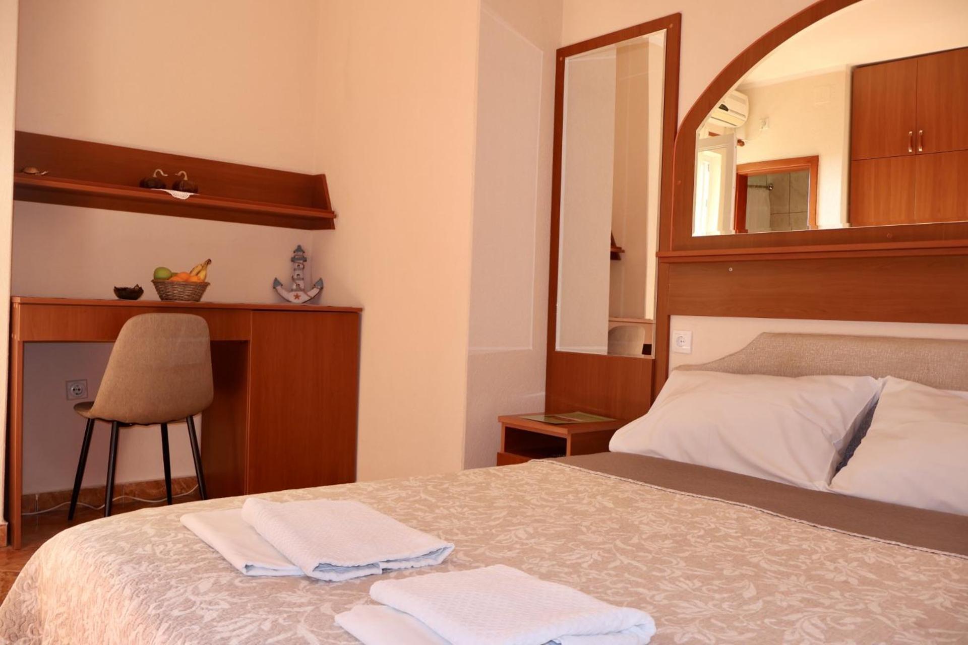 Pansion Nobel Hotel Petrovac Luaran gambar