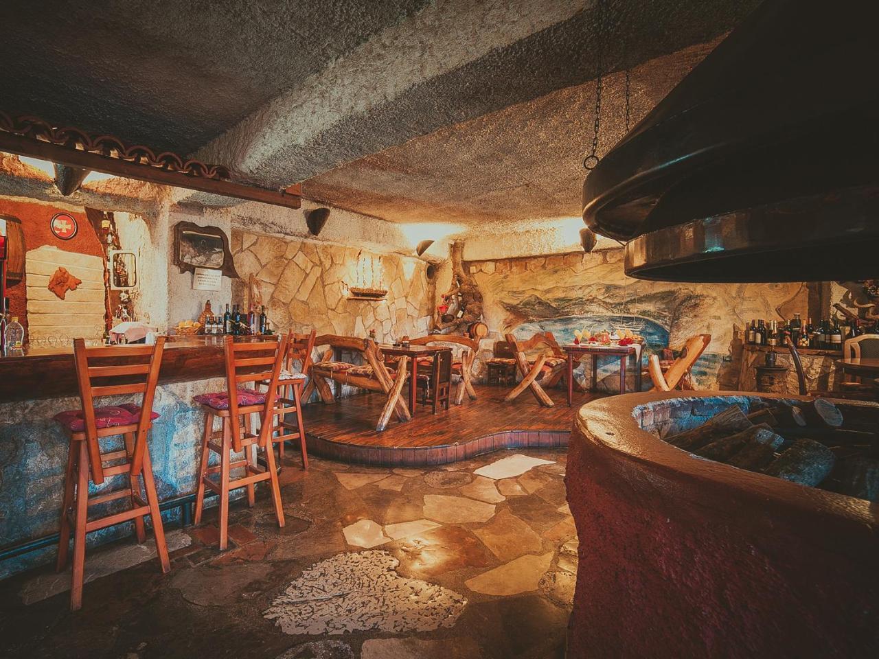 Pansion Nobel Hotel Petrovac Luaran gambar