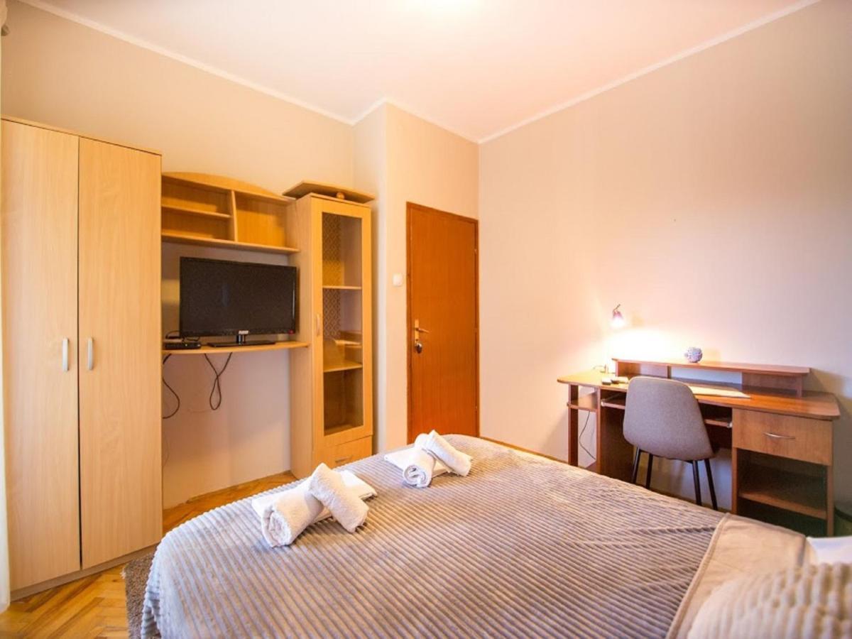 Pansion Nobel Hotel Petrovac Luaran gambar